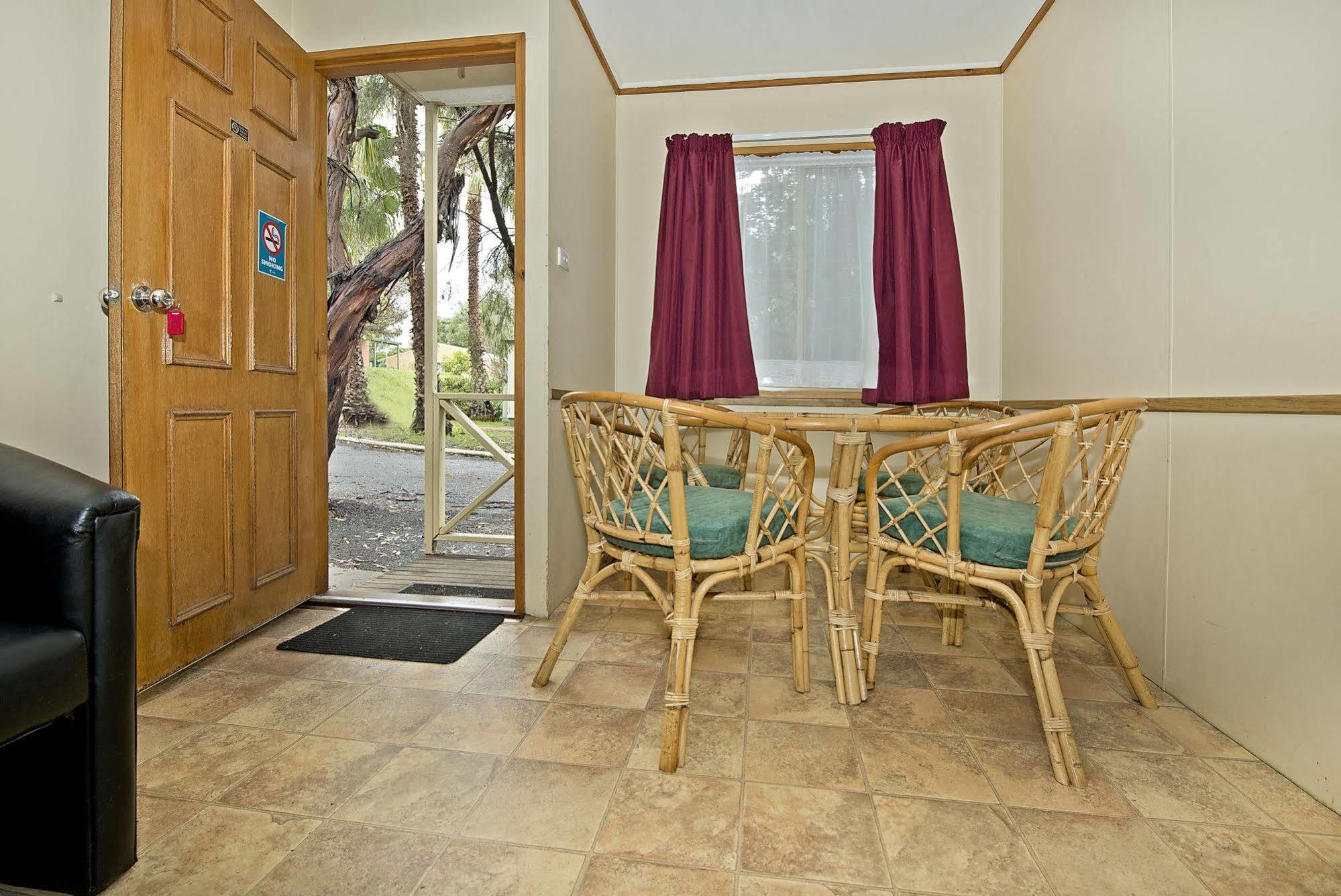 Acclaim Pine Grove Holiday Park Esperance Extérieur photo