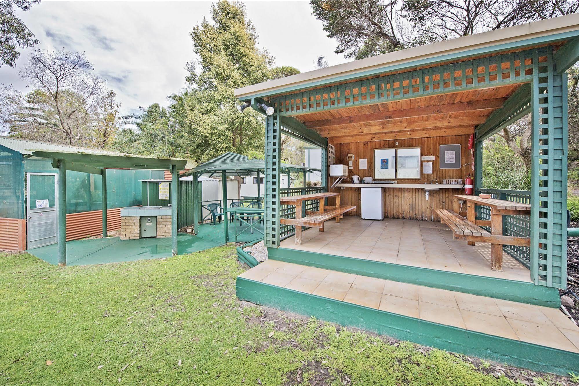 Acclaim Pine Grove Holiday Park Esperance Extérieur photo