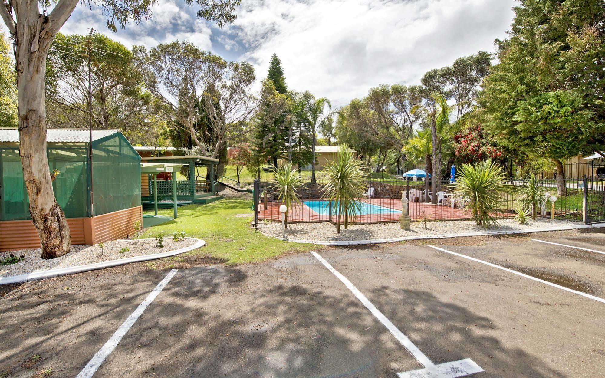 Acclaim Pine Grove Holiday Park Esperance Extérieur photo